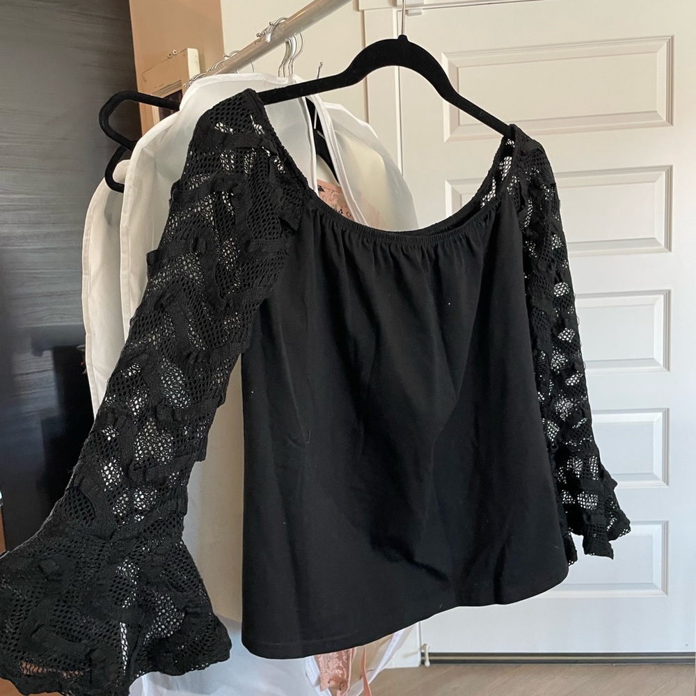 YOINS Black Crochet Sleeve Blouse